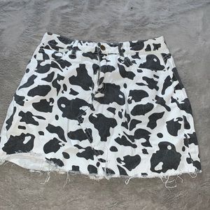 Cowprint jean skirt! 🐄